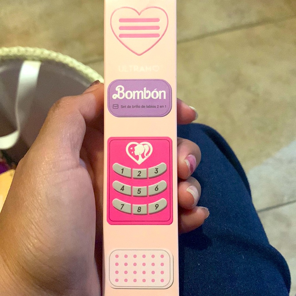 New Bombón bella 2 in 1 lip pencil and lipstick number 11